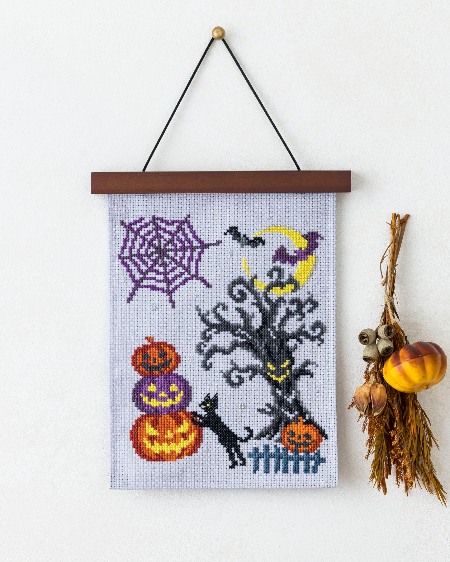 COSMOクロスステッチキット　暮らしが華やぐ季節のたのしみ