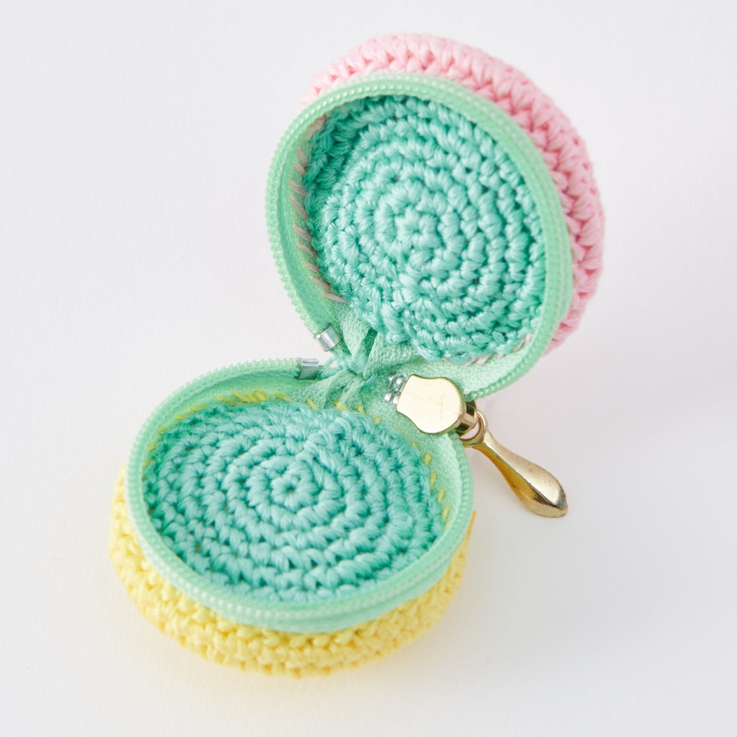 コスモ(COSMO)  刺しゅう糸で編む小さなポーチ（かぎ針編み） フード