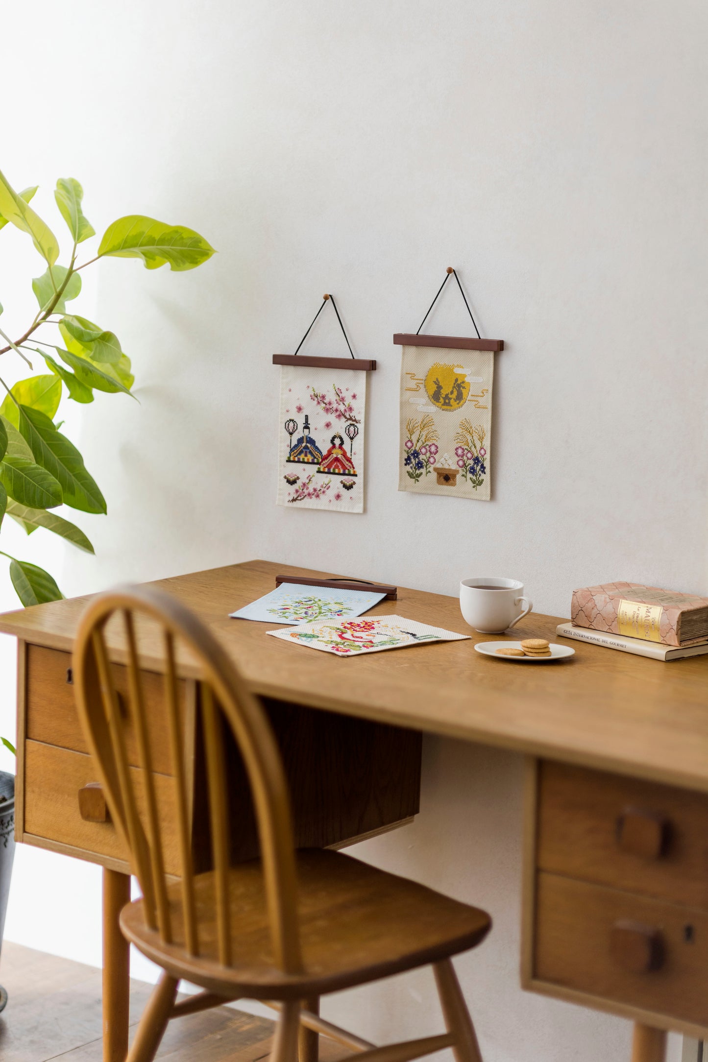 COSMOクロスステッチキット　暮らしが華やぐ季節のたのしみ