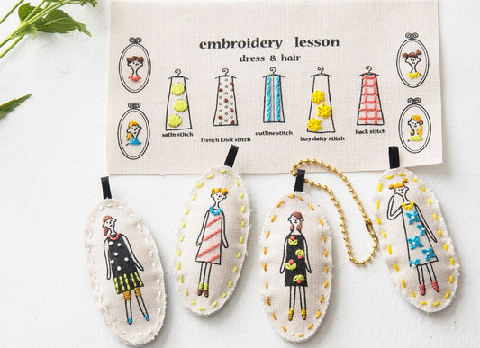 100ネエサン 刺しゅうキット チャーム（ペールグレー） No.542108