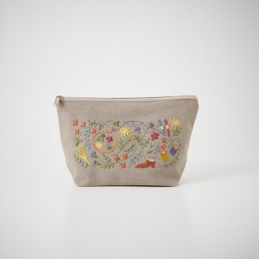 コスモ(COSMO) 刺しゅうキット　アトリエ ド ノラ　穏やかな日々の刺しゅう時間
マチ付きファスナーポーチ　手仕事のひととき