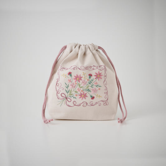 コスモ(COSMO) 刺しゅうキット　アトリエ ド ノラ　穏やかな日々の刺しゅう時間
マチ付き巾着　こころを結ぶ贈り物