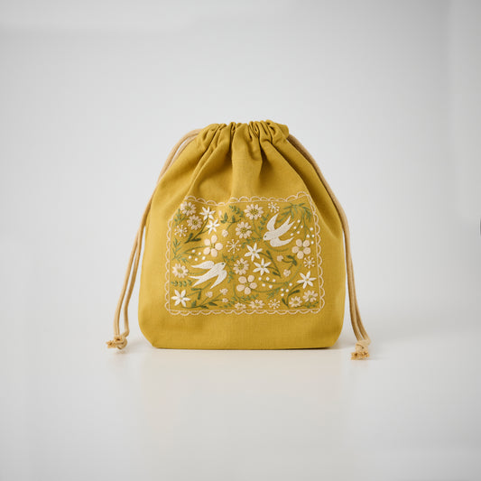 コスモ(COSMO) 刺しゅうキット　アトリエ ド ノラ　穏やかな日々の刺しゅう時間
マチ付き巾着　あたたかな翼