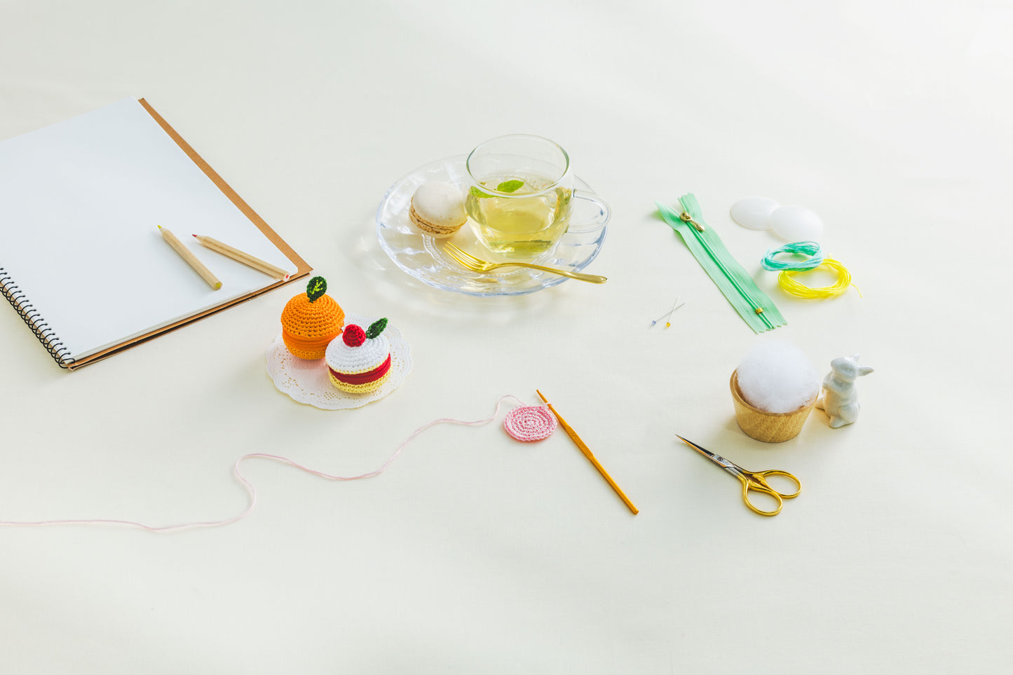 コスモ(COSMO)  刺しゅう糸で編む小さなポーチ（かぎ針編み） フード