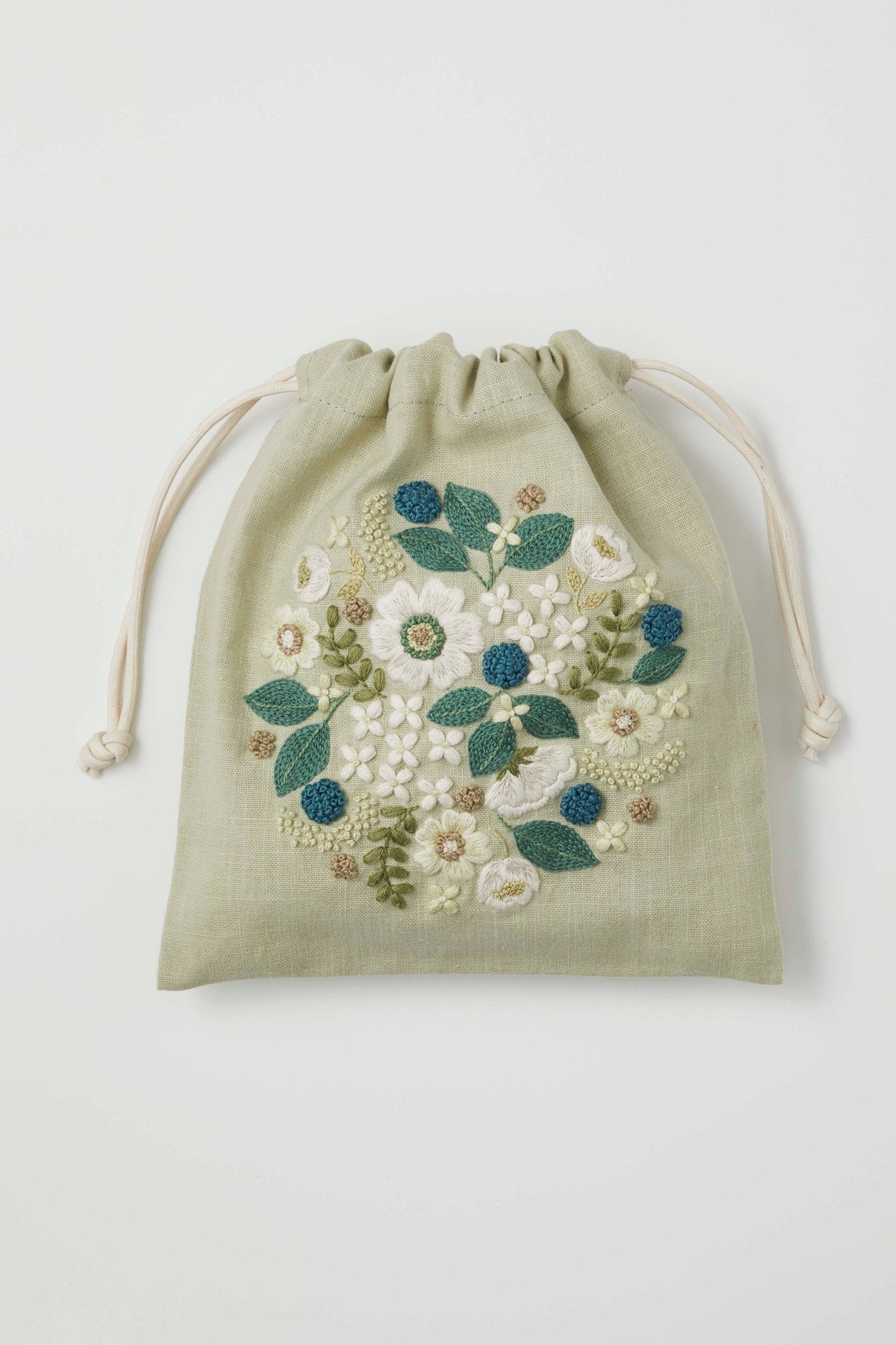 COSMO 刺しゅうキット yulaのこころ躍る草花刺繍 (可憐なフラワーサークル) No.542404 - COSMO コスモ