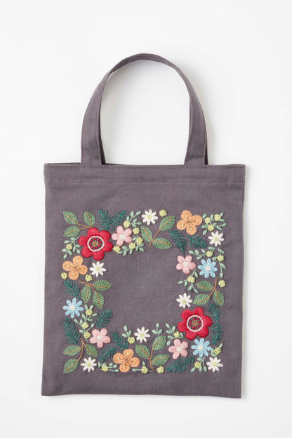 COSMO 刺しゅうキット yulaのこころ躍る草花刺繍  (夜の森のパーティー) No.542401