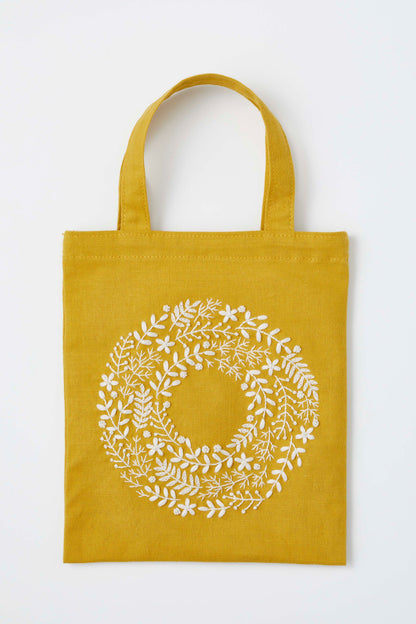 COSMO 刺しゅうキット yulaのこころ躍る草花刺繍  (陽だまりのリース) No.542402