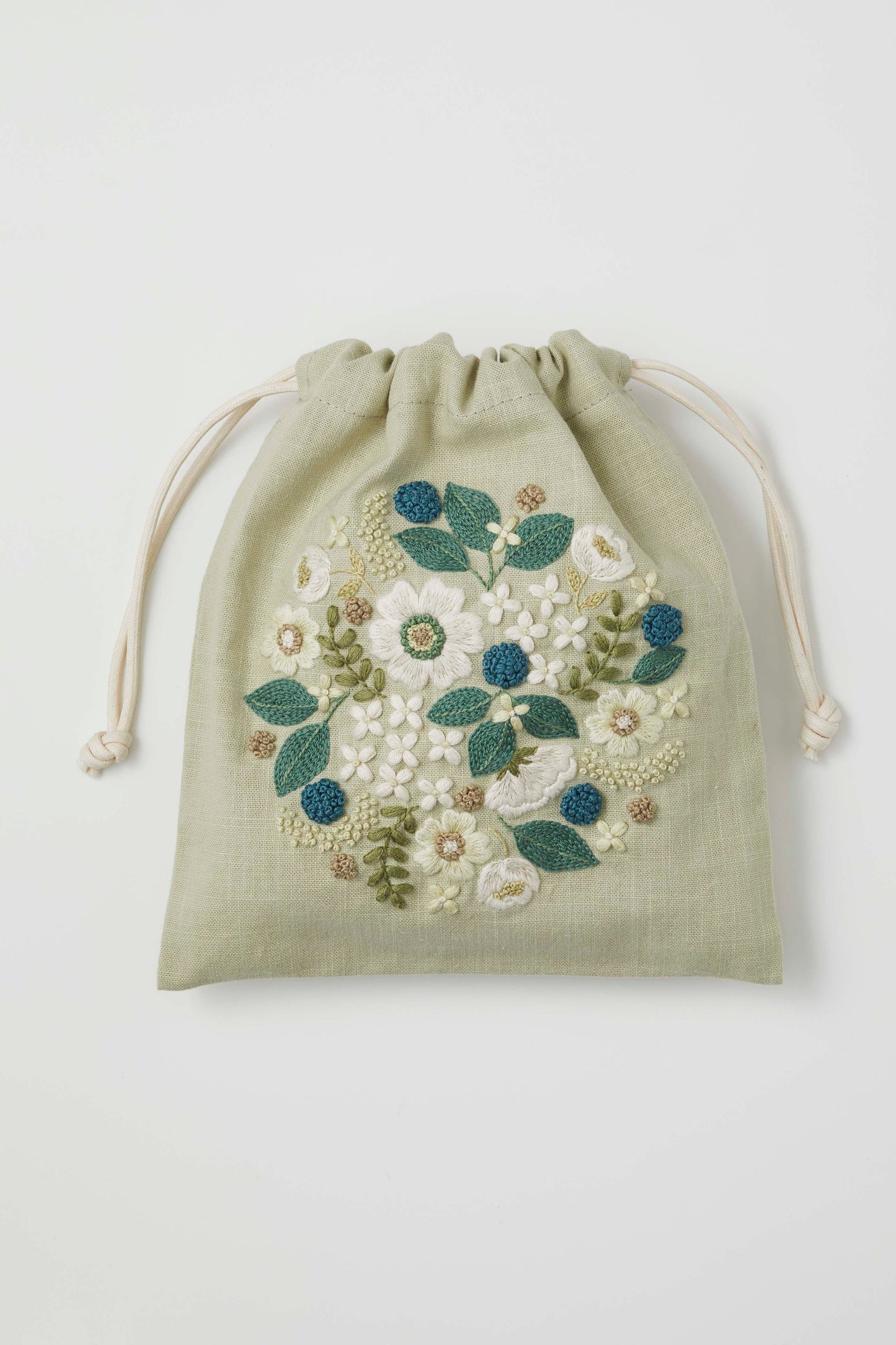 COSMO 刺しゅうキット yulaのこころ躍る草花刺繍  (可憐なフラワーサークル) No.542404