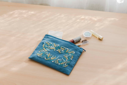COSMO 刺しゅうキット yulaのこころ躍る草花刺繍  (ミモザの花園) No.542405